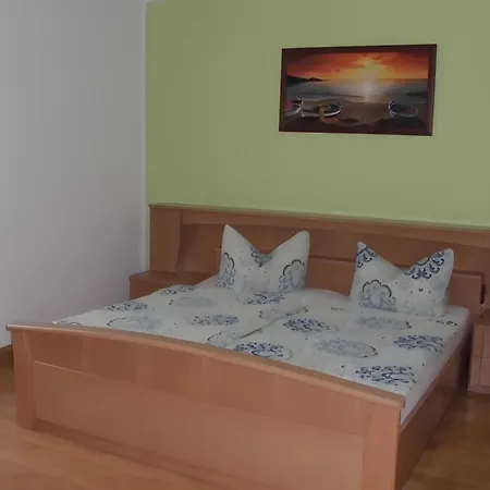 Fuer 6 Personen 90 M² *